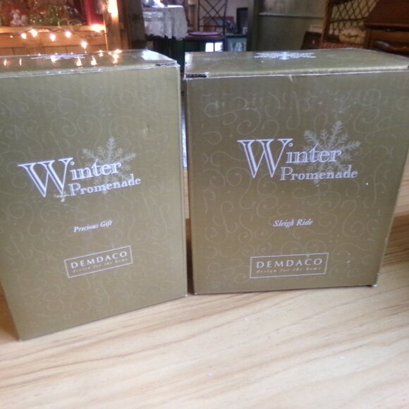 2004 set of 2 winter promenade figures. - Picture 4 of 4